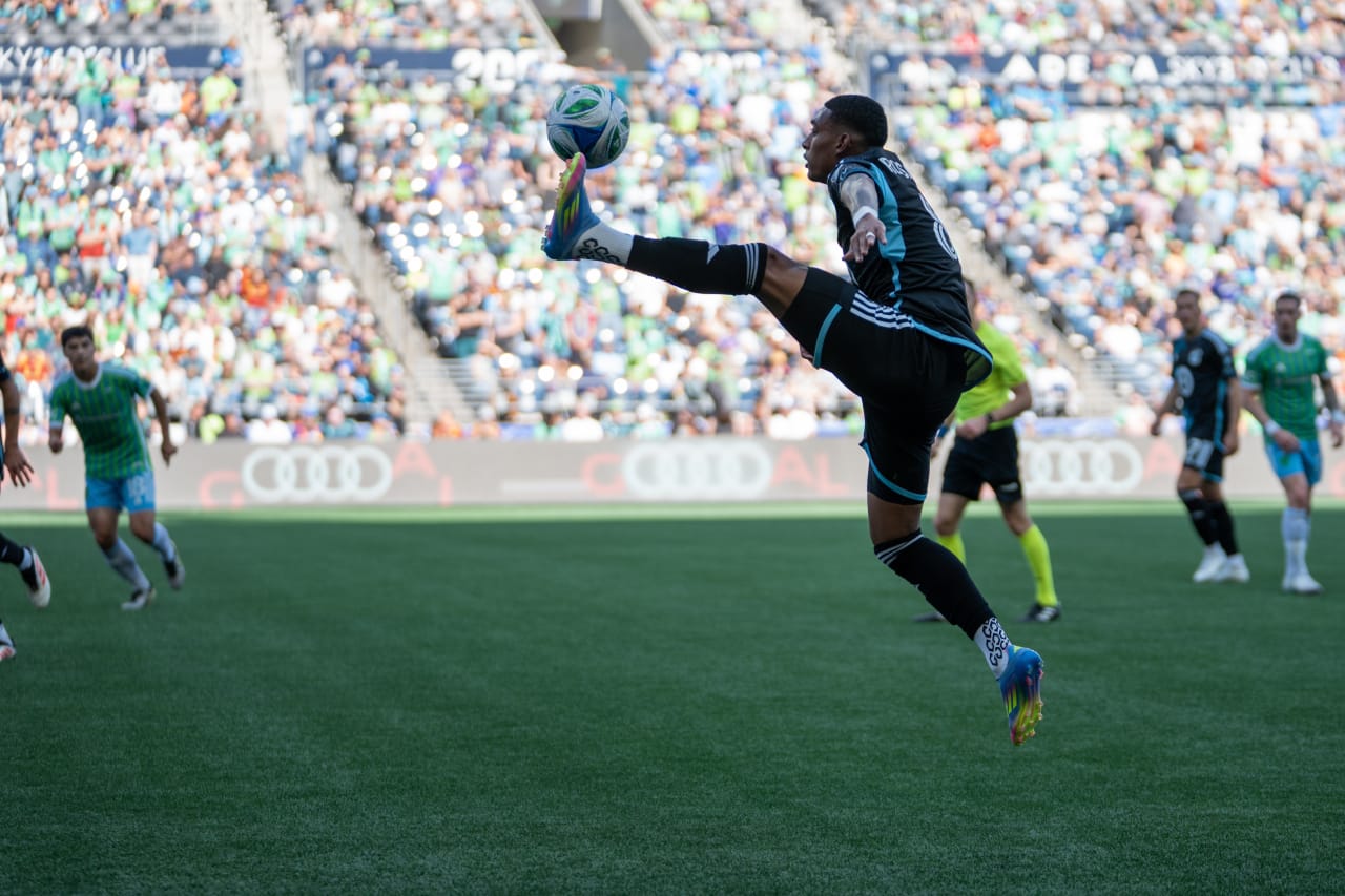 Rosales with the acrobatic control