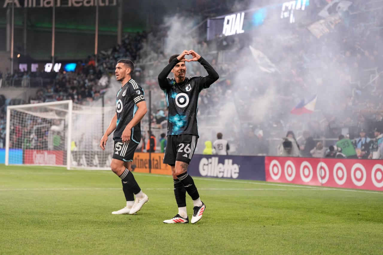 Joaquín Pereyra celebrates his goal