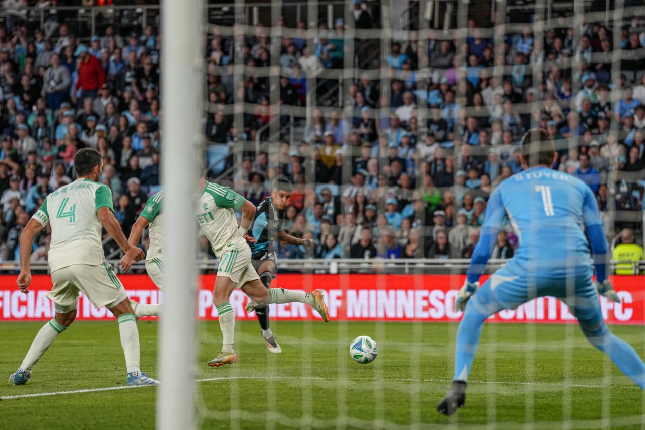 Joaquin Pereyra with a Shot on Goal